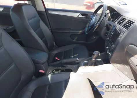 2016 Volkswagen Jetta 1.4T Se z USA, uszkodzony, nr VIN 3VWD67AJ1GM204651